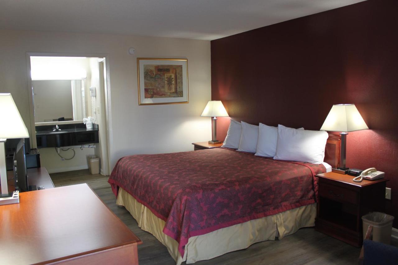 Travel Inn Of Буфорд Экстерьер фото