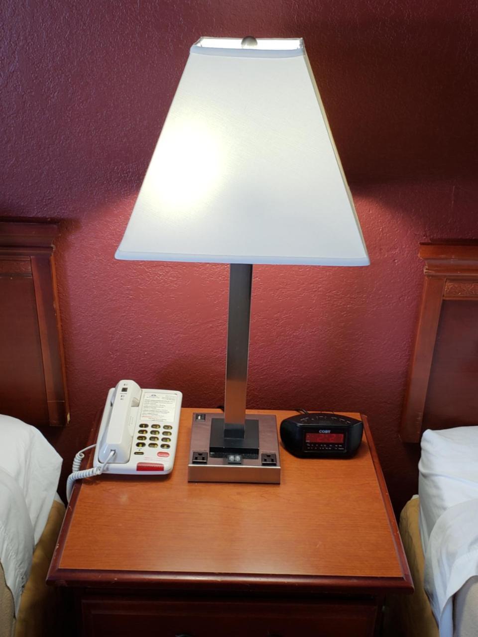 Travel Inn Of Буфорд Экстерьер фото